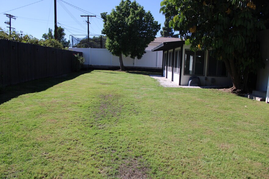 Building Photo - 18500 Celtic St