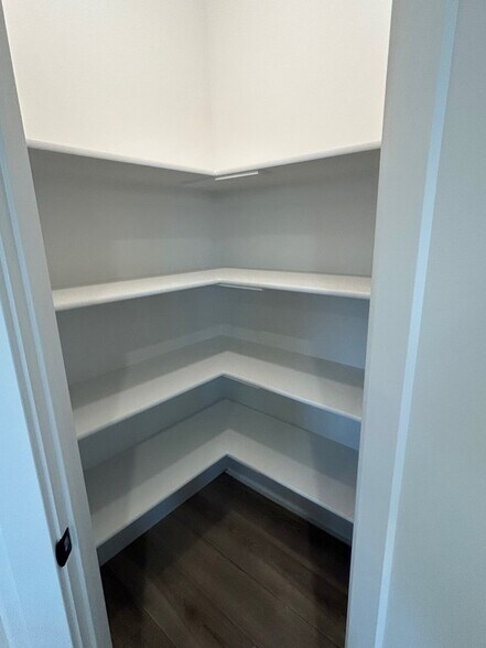 Building Photo - 4514 E Silver Moon Dr