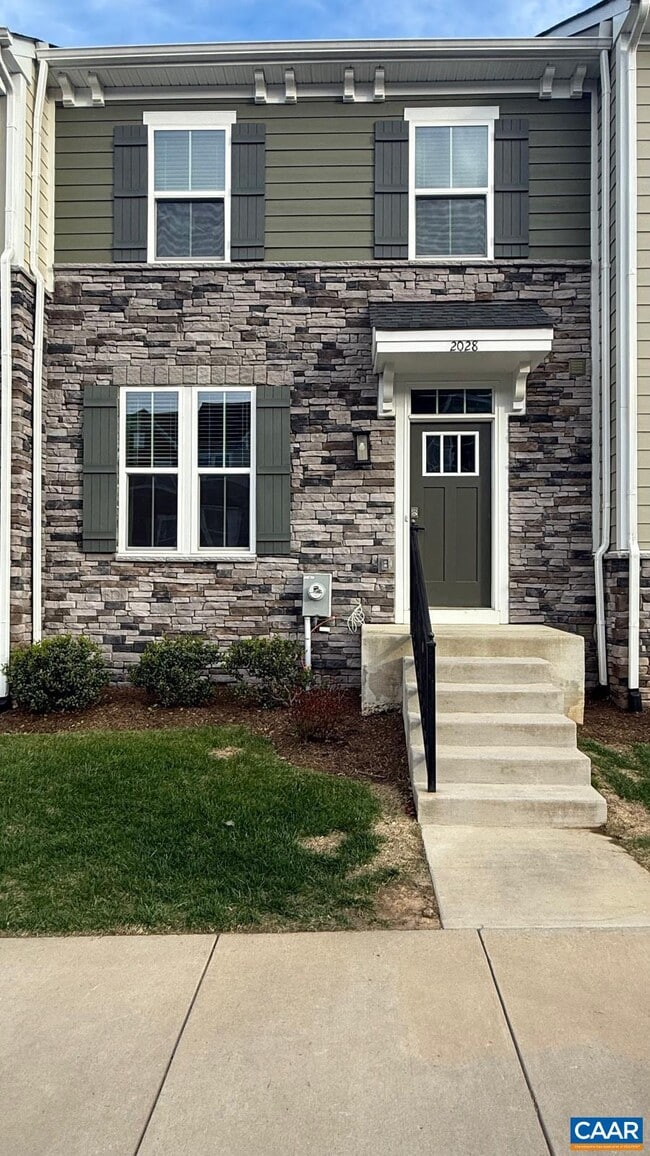 Building Photo - 2028 Landon Ln