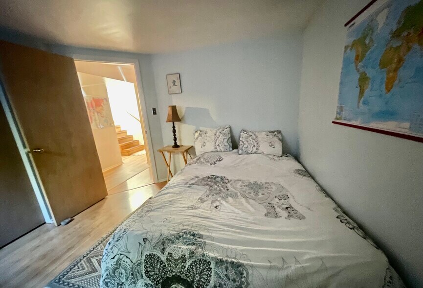 Building Photo - 2879 S Filmore St