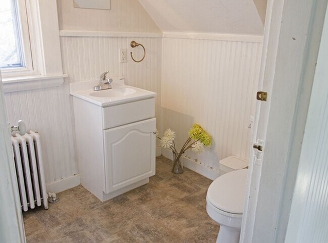 Building Photo - Winter Rental:  Helena House - Utilities I...