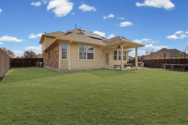 Building Photo - 501 Silver Trail