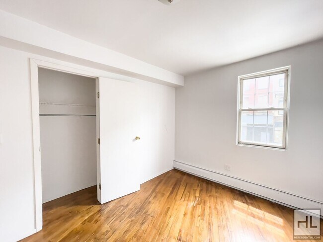 Building Photo - CLINTON HILL / Spacious 2-Bed 1-Bath / Con...