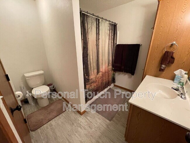 Building Photo - 2520 5th St W