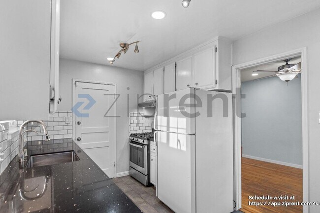 Building Photo - 3848 James Ave