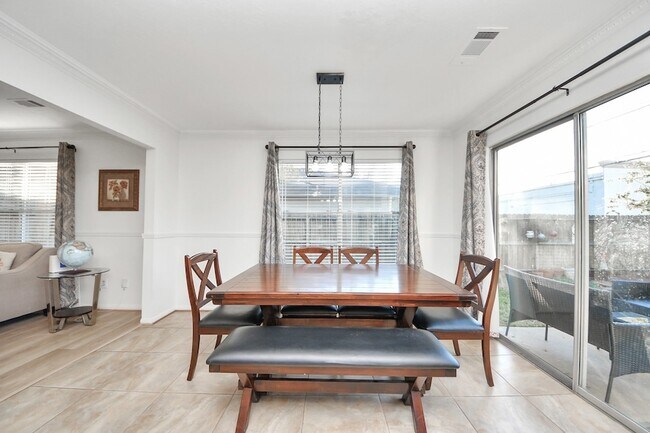 Building Photo - 20403 Blue Juniper Dr