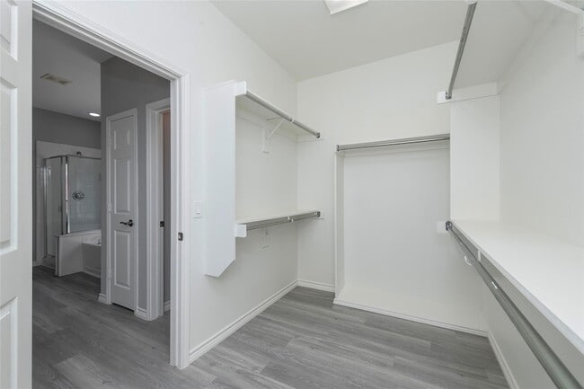 Building Photo - 2313 Hunters Run Dr