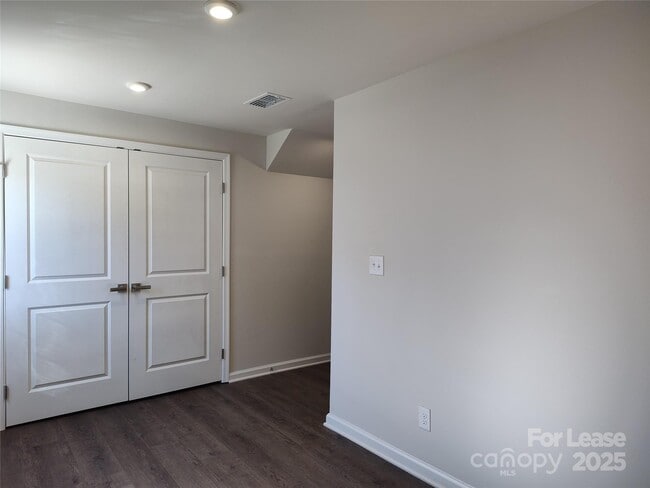 Building Photo - 8031 Sinnet Pl