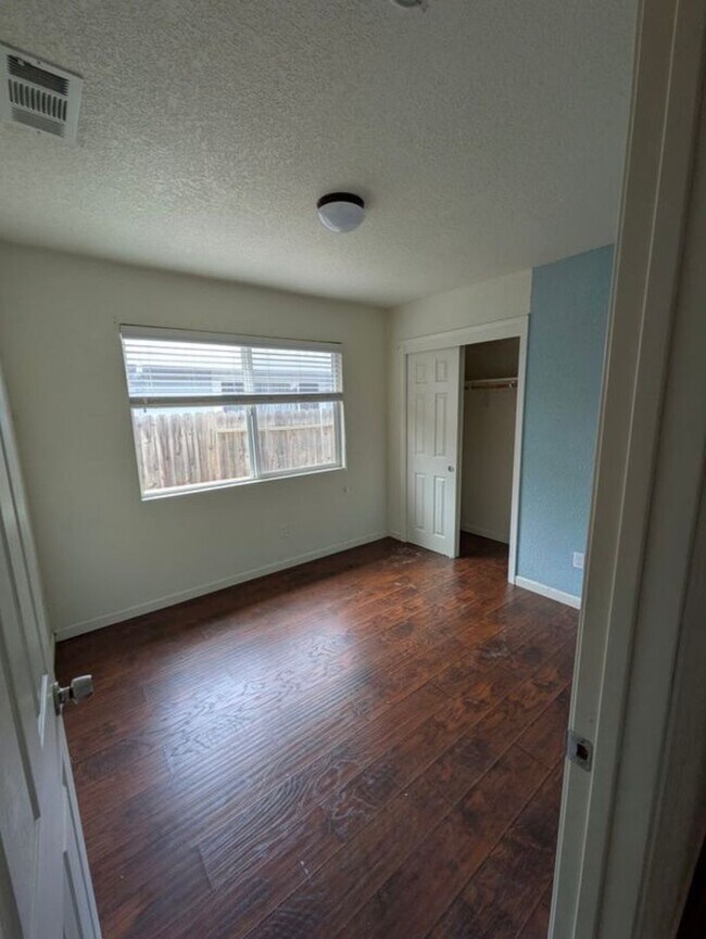 Building Photo - 5905-07 CLOVER MANOR WAY