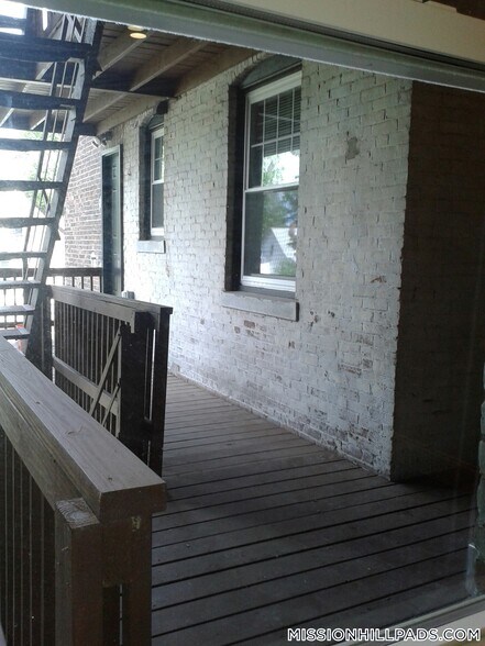 Building Photo - 2975 Washington St