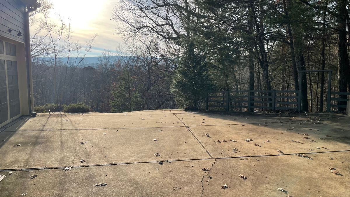 Building Photo - 369 Hillside Dr