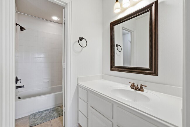 Building Photo - 25707 Pierrmont Ct