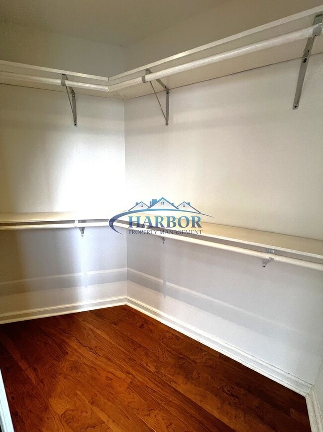 Building Photo - Charming Downey Duplex with Upgrades and Two-Car Garage