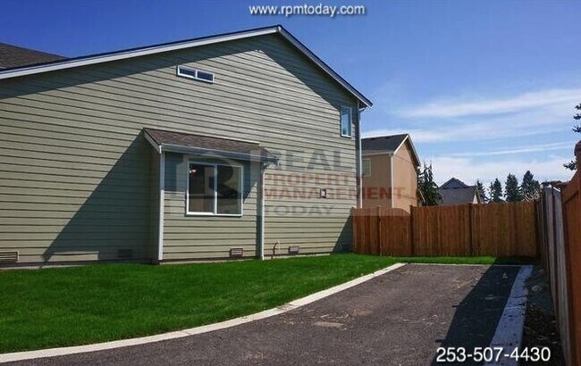 Building Photo - MOVE IN READY! Gorgeous 4 Bedroom! Upgrade...