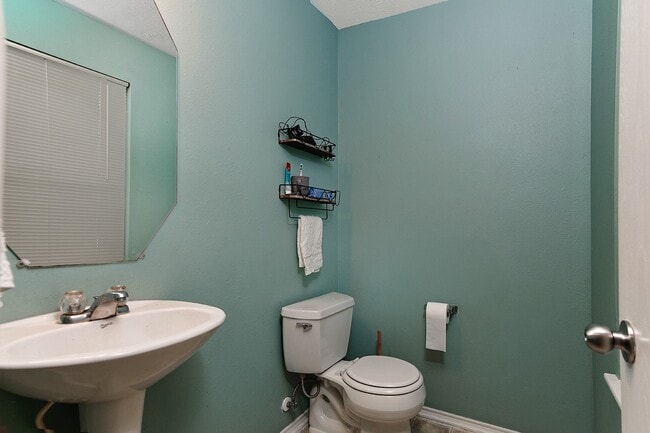 Building Photo - 127 Hockenberry Ct