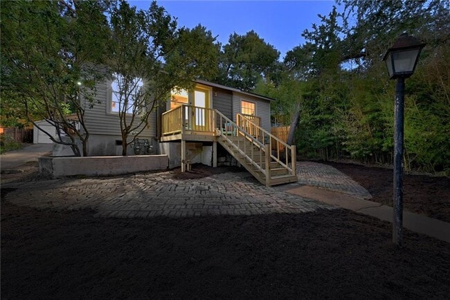 Building Photo - 3207 Breeze Terrace