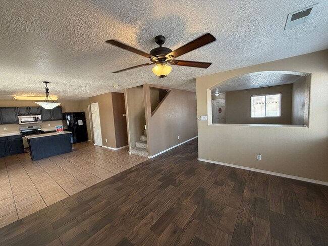 Building Photo - 4 Bedroom Home Available Near McMahon Blvd NW & Universe Blvd NW!