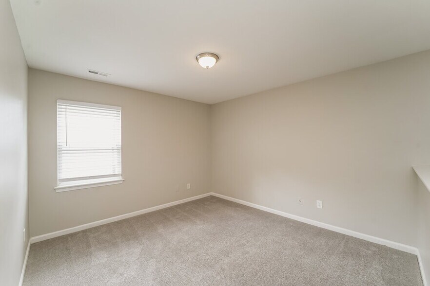 Building Photo - 316 Wrayhill Dr