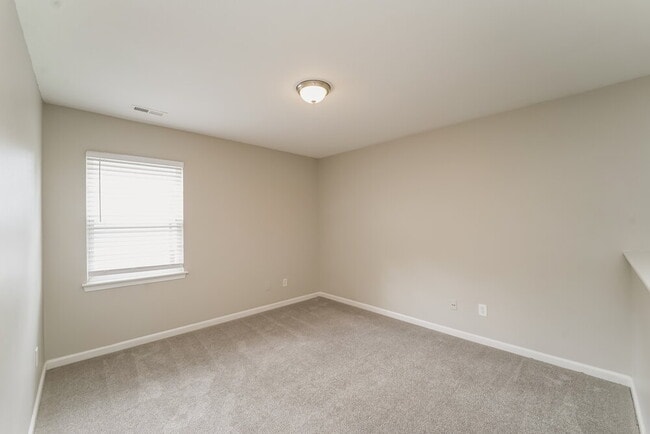 Building Photo - 316 Wrayhill Dr