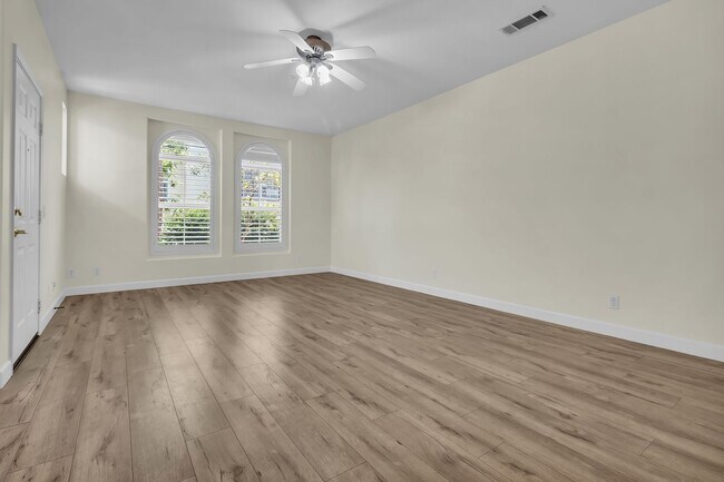 Building Photo - 204 Terra Bella