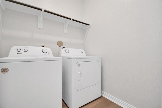 Building Photo - 27023 Ventura Rdg Ln