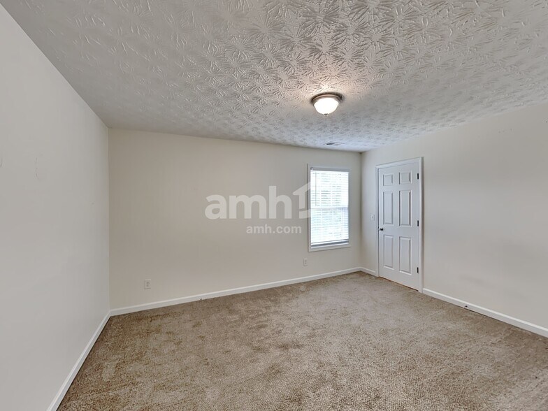 Building Photo - 104 Arbor Creek Way