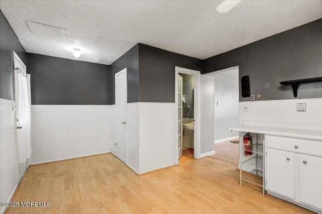 Building Photo - 604 Ezara Ct