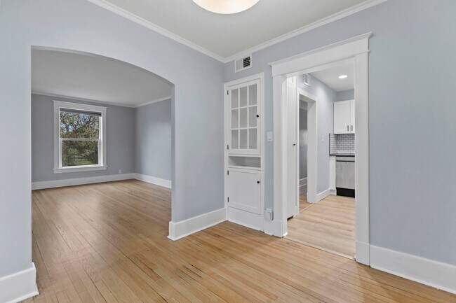 Building Photo - 3210 S 48th St