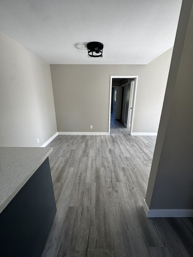 Building Photo - Newly Renovated 2-Bed, 2-Bath Condo at 3559 Guadalupe