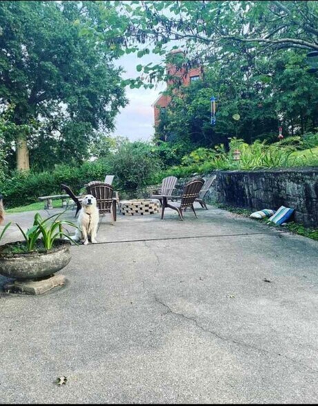 Building Photo - 124 Sheridan Cir