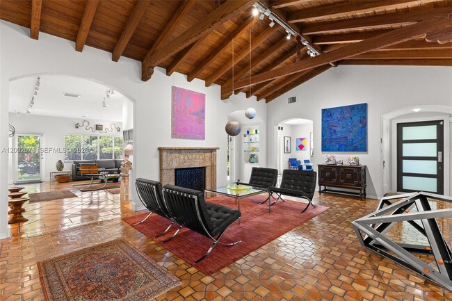 Building Photo - 482 NE 93rd St