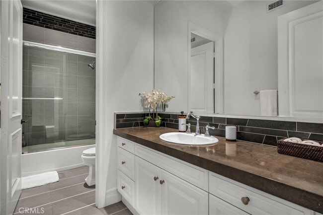 Building Photo - 8001 S Ocean Bluff Dr