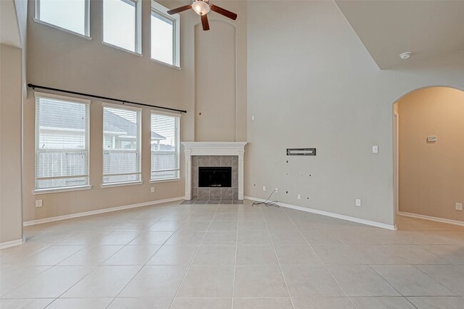 Building Photo - 2111 Post Oak Ct
