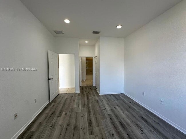 Building Photo - 10985 SW 239th Terrace