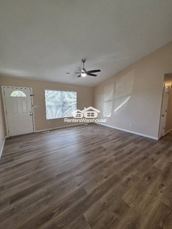 Building Photo - 2 Spring Hill Cir