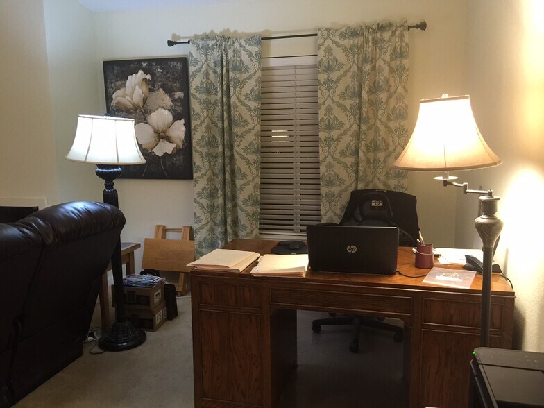 Building Photo - 10665 Cherry Hills Dr