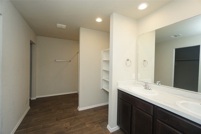 Building Photo - 5430 Tindarey Bluff Trail