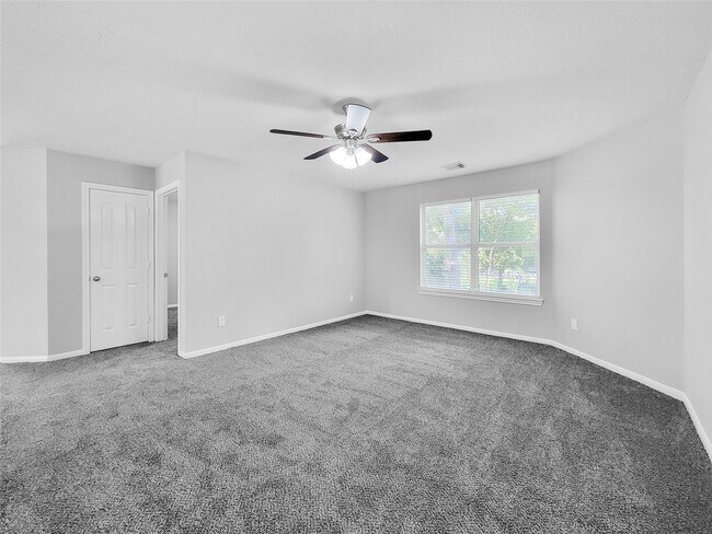 Building Photo - 13618 Cedar Point Dr