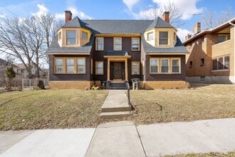 Building Photo - Quaint 1 Bedroom Apartment