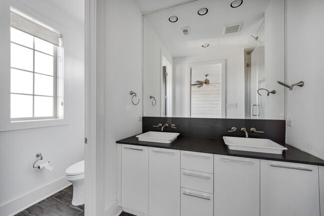 Building Photo - 9623 Towne Lake Pkwy