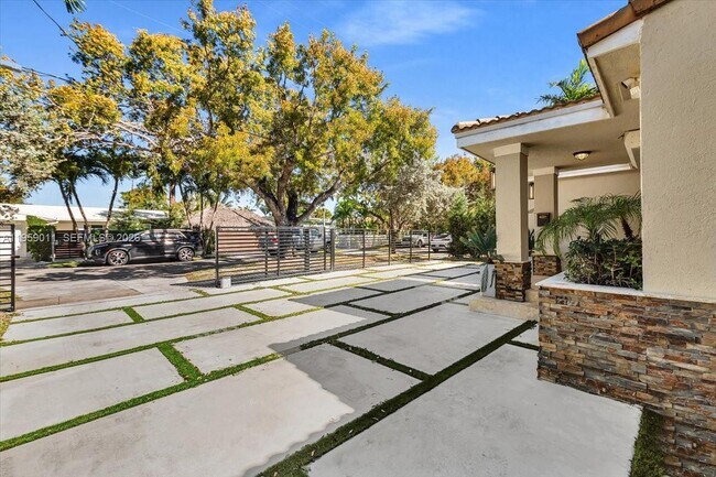 Building Photo - 1700 Cleveland Rd