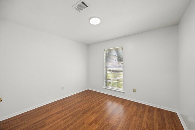 Building Photo - 1030 Lehman St