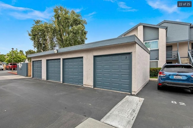 Building Photo - 1498 Gustavo St