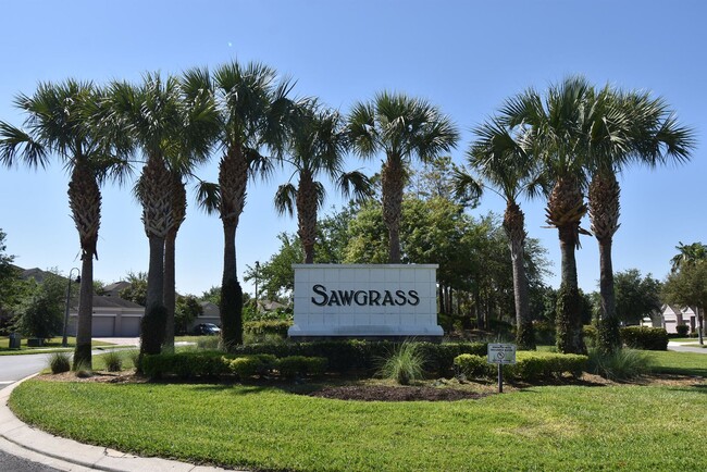 Building Photo - 4 Bed/3.5 Bath, Pool and Waterfront home, ...