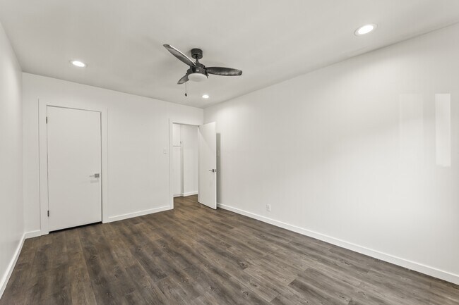 Building Photo - 4388 Ventura Canyon Ave