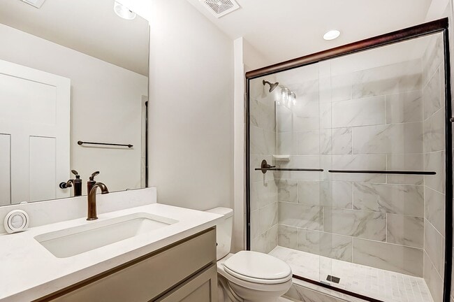 Building Photo - NEW TOWNHOME W/ ROOFTOP TERRACE @ 5West Te...