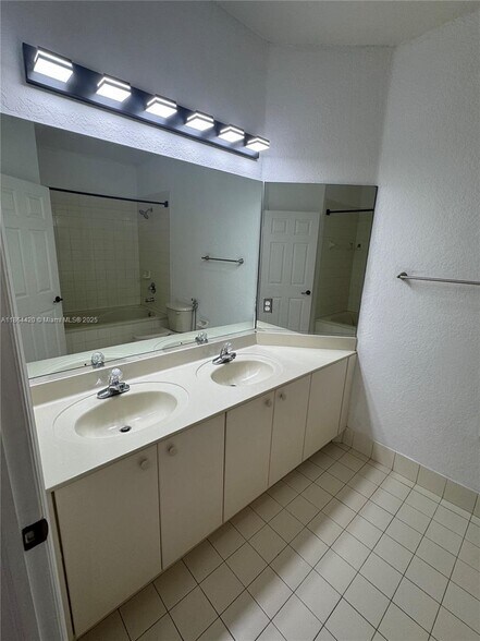 Building Photo - 7862 NW 109th Path