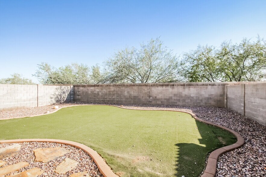 Building Photo - 16115 N 168th Ave