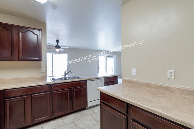 Building Photo - 4123 E Cameo Point Dr