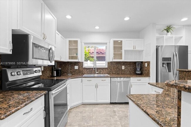 Building Photo - 2925 Coral Shores Dr